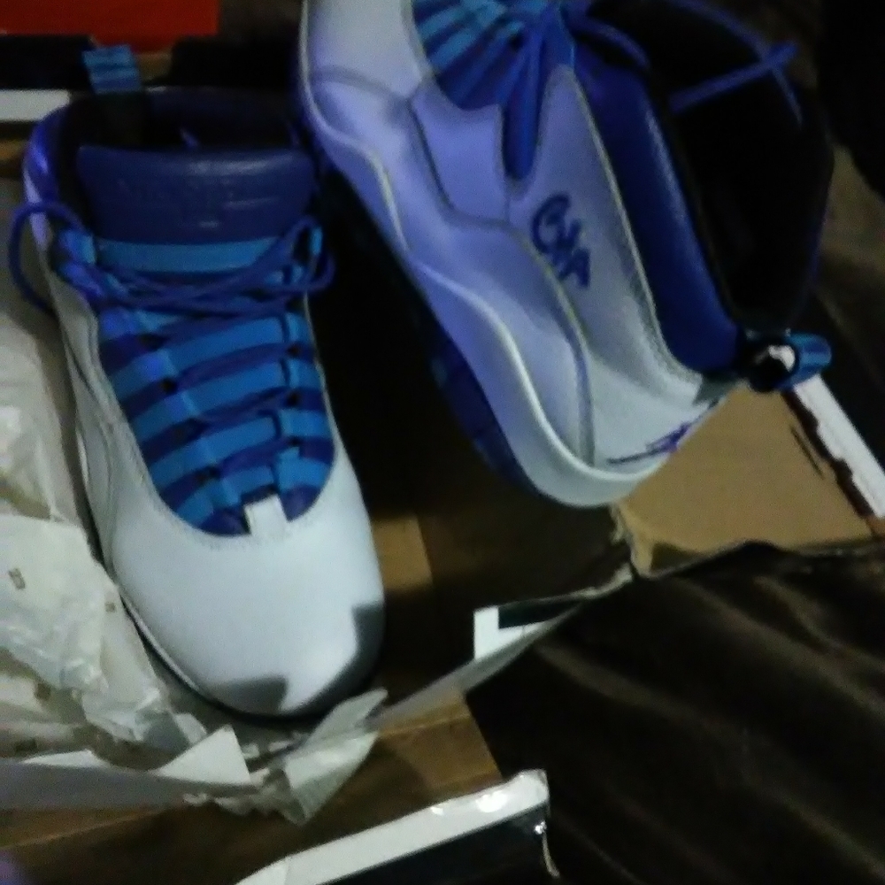 Shoes - Picture 2 of 3